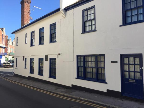 Exterior Painting of The Ship Inn in Swanage - Frampton and Sons Bournemouth